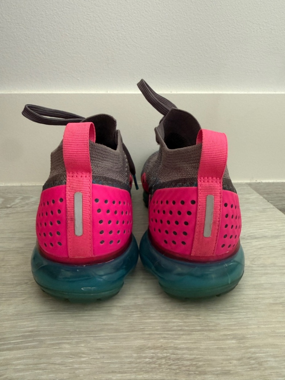 Nike Air Vapormax Flyknit 2 - Gunsmoke, Blue, Pink - Picture 3 of 6